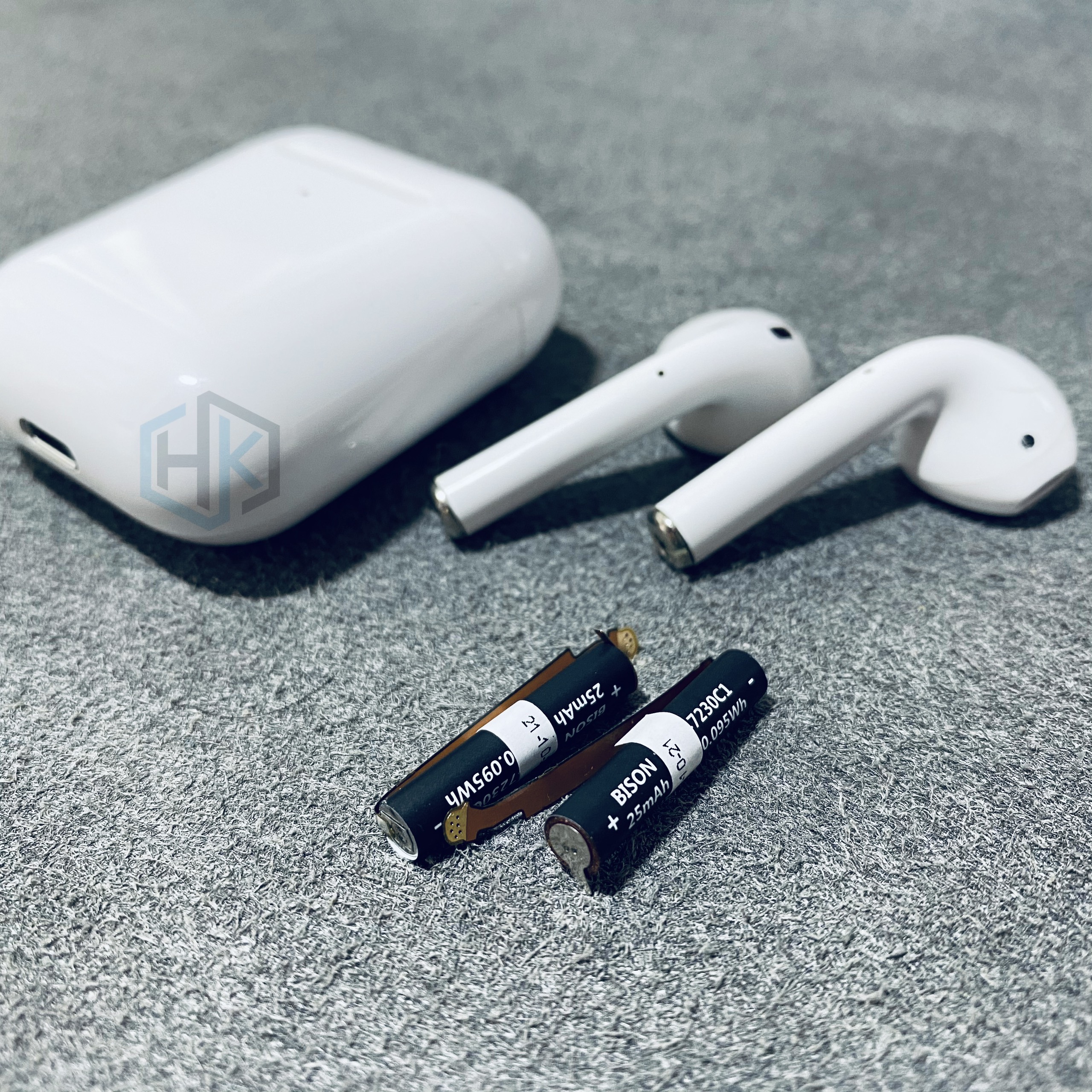 THAY PIN TAI NGHE AIRPODS 1, 2, 3, PRO